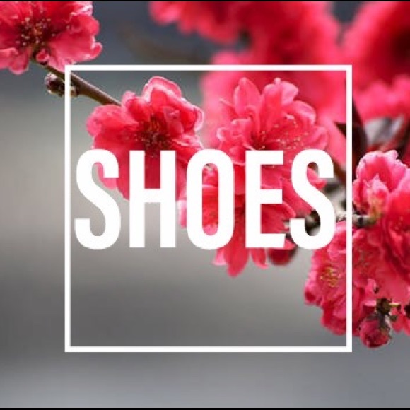 SHOES ON SALE! 👠👡👢👞👟 - Picture 1 of 1